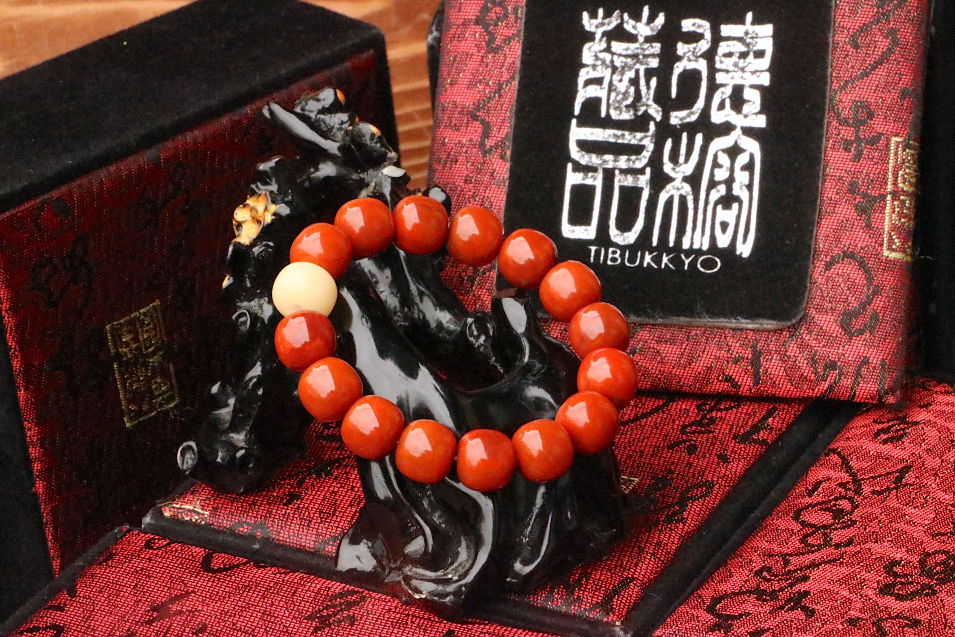 台灣德榕藏品｜精品火焰紋南紅瑪瑙手珠10x9mm蘋果圓｜白玉菩提根｜25.5 